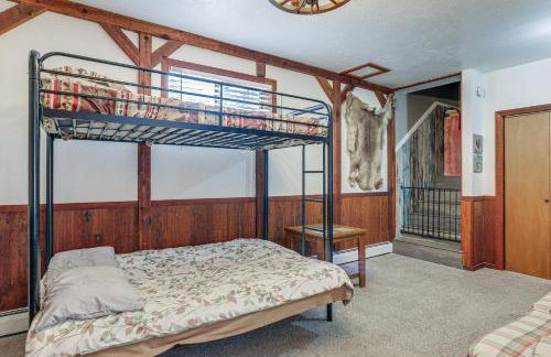 Pet-Friendly Pine Home Near Hiking and Fishing! - Photo 22