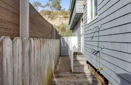 Unbeatable Beachfront Bliss w/ Ocean Views, Luxe Interiors & Patio Beach Road - Foto 65