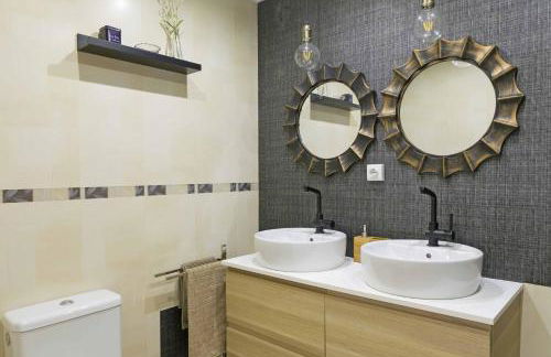 Attic Valencia Beach - Photo 16