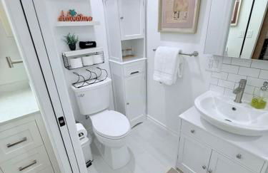 Private 3BR Home - Hot Tub, Yard, Arcade & Parking - Foto 63