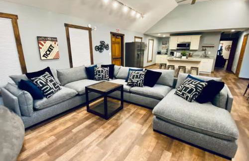 STUNNING RENOVATED 4BR House - Foto 10