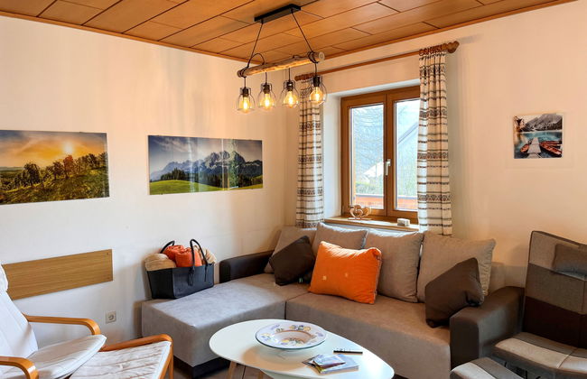 The Red Apartment - Photo 6