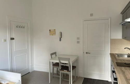 Self Contained Studio Flat - Foto 7