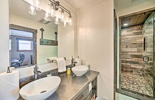 Rustic-Chic Apartment with Gas Grill 20 Mi to MSU! - Foto 17