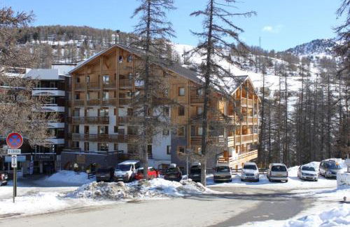 Ecrin des neiges vars appt 4 ou 6 personnes 100 mètres des pistes - Foto 1