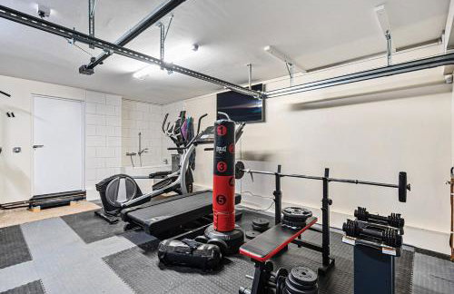 Luxurious Modern Henley Home with Pool & Hot Tub, 5 Bedrooms, Parking - Foto 25