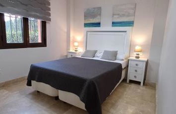Apartamento de tres dormitorios muy espacioso con jardines y piscinas - Foto 7