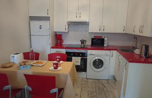 Rua Nova Apartment 28, 3 Dormitorios, WIFI, PS4 y Netflix, a 200m Catedral - Foto 28