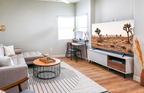 Cozy Luxe Unit Near Disneyland - Sleeps up to 10! EV Friendly & King Bed - Foto 10