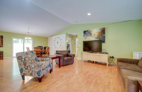 Candler Home with Large Deck Hike, Bike and Unwind! - Foto 1