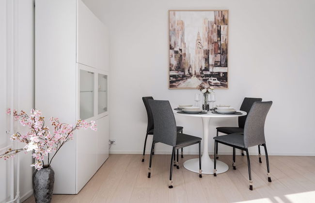 Modern 1BR Apartment with Balcony - Foto 16