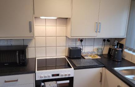 The Lawrence, Redcar - 2 Bedroom Victorian House - Free On-Street Permit Parking, Fast Wifi, Virgin TV - Perfect for Contractors, Families and Couples - Foto 6