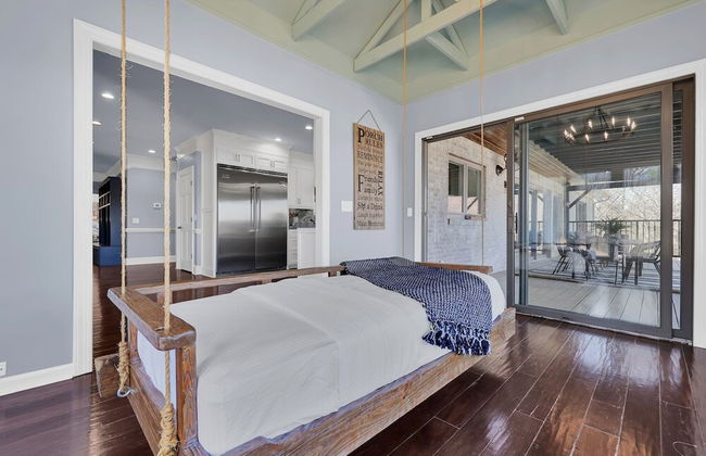 7BR Lakefront Haven Pool Hot Tub Gated 4acres - Foto 43