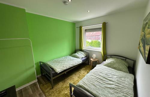 Ganzes Monteurhaus mit 4 Schlafzimmern für bis zu 8 Gäste - Foto 1