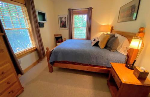 E5 Beautiful Bretton Woods slopeside home amazing views of Mount Washington Hot Tub AC - Foto 50