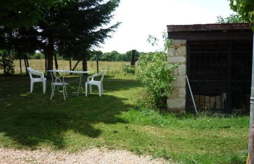 Gîte paisible à Ébreuil avec jardin, animaux acceptés - FR-1-489-19 - Foto 8