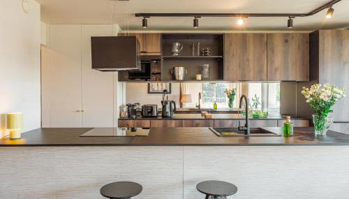 Appartement Chic 3 Chambres Saint-Tropez avec parking privé - Photo 3, stove, dishwasher, toaster