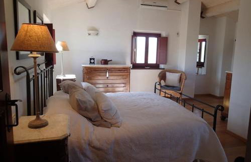 Casa San Pietro, restored farmhouse with pool - Foto 14