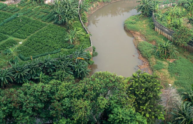 Best Location 2BR Ciputra International Apartment - Photo 39