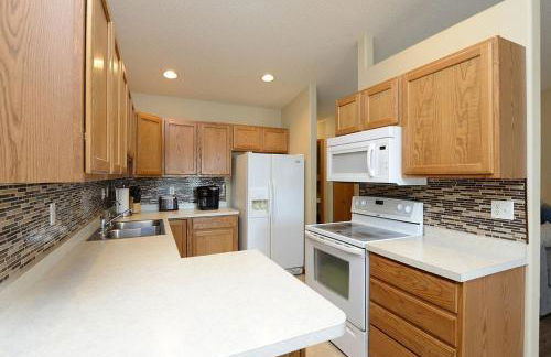 Updated Twin Home near Sanford Medical Center - Foto 8