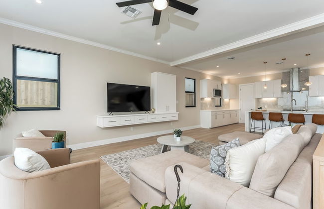 Spacious Bay - Photo 33