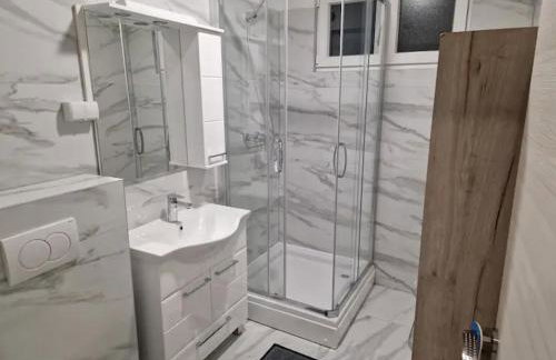 Sobe Zimmer & Apartmani Nova Gradiška - Foto 7