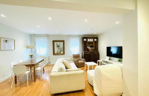 Cálido y acogedor en el centro de Burgos con Parking privado - Foto 7