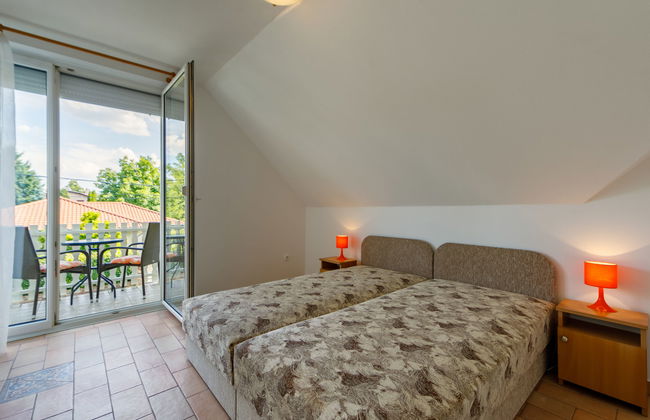 4 bedroom House in Balatonszárszó with private pool and garden - Photo 15