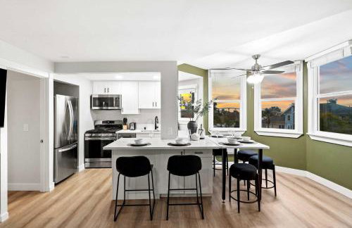 Updated Historic Suite with Queen Bed and Kitchen - Foto 8