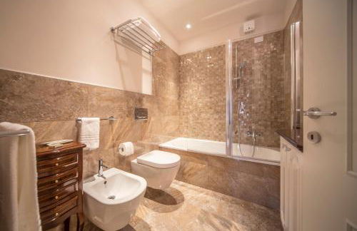 Lady Capulet Apartments - Photo 52