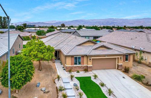 IndioStay 5min to Coachella & Stagecoach Fest -Private Pool, Water Slide, Waterfall, Jacuzzi, Fire Pit - Foto 6