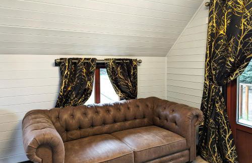 Lugh 9 - Hot Tub-Perth-Pets-Luxury-Hunting Tower - Photo 8