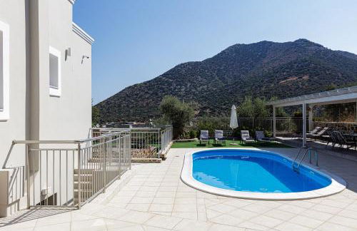 Family Villa Basilicata Gloria with Private Heated Pool, BBQ & Kid's Play Area - Foto 9