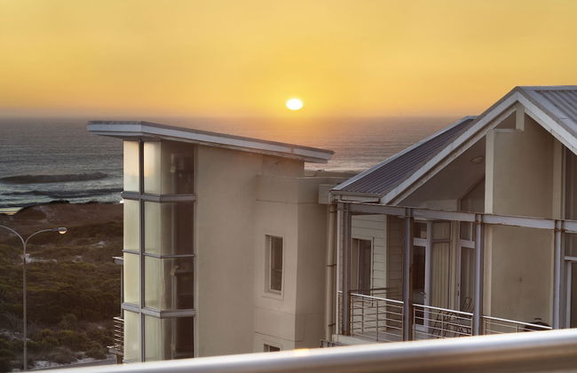 Penthouse F23 Seaside Village - Photo 29