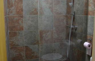 Studio MARMOTTE FONT-ROMEU 4 personnes avec balcon Résidence VAL SOLEIL entièrement rénové en juin 2021 place de PARKING & WIFI gratuit , draps & serviettes de toilettes non inclus, sabanas y toallas no incluidos - Foto 12