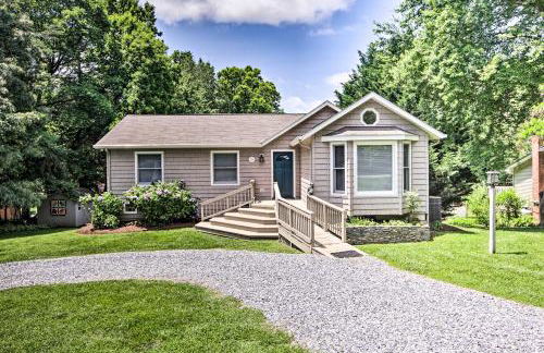 Scenic Smith Mountain Lake Getaway with Deck and Dock! - Foto 35