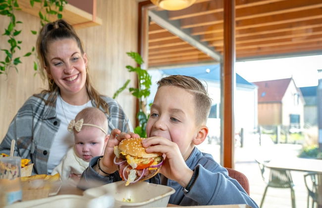 Villa by Lake Veere With Modern Amenities - Foto 16