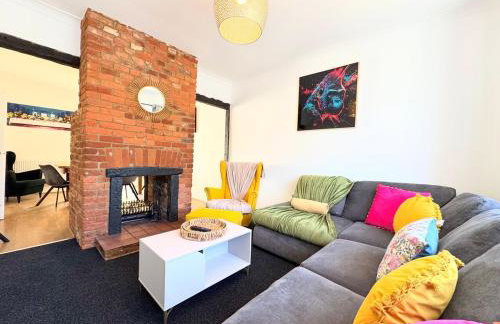 New Spacious 4 Bedrooms 5 Beds House Sleeps 8! - Foto 39