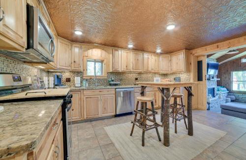 Lakefront Kalkaska Cottage with Fire Pit! - Foto 9