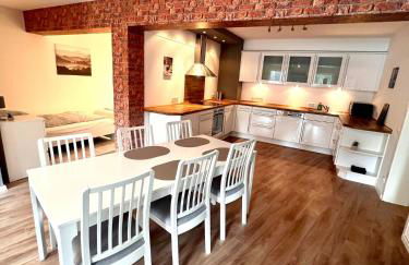 Sehr schönes und möbliertes Apartment - Foto 1