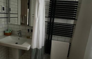 Charming & Cozy Room in Uptown - Foto 14