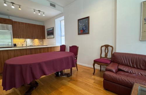 Large and Luxurious in Strivers Row - Photo 8