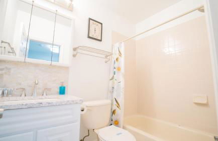 Stylish 5BR DC Retreat Backyard Free Parking - Foto 23