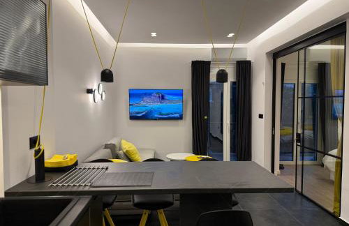 Studio 8 black & Yellow Urban Apartment City Center - Foto 7
