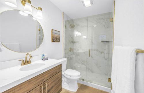 The Village Breeze, 2 Units - 4 BR, 4 Baths, Pool Walk to Beach and Siesta Key Village - Foto 35