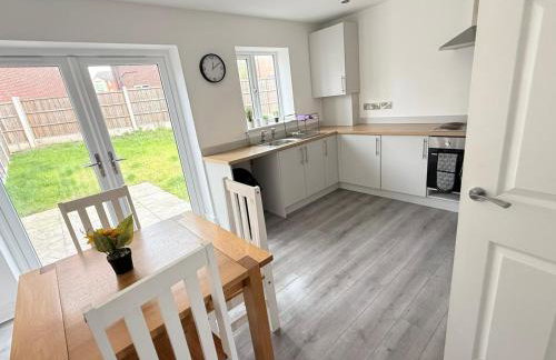 Contemporary 3-Bedroom Home Quiet Rotherham Location with Parking - Foto 4