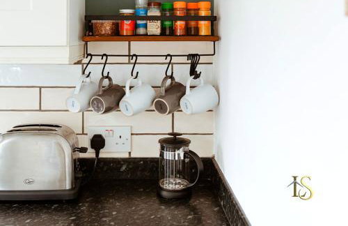 *Luke Stays Oswald Terrace* - Foto 46