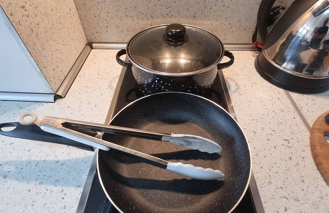 1 Bed Homey Two Floor Apartment - 200mbps Wi-fi! - Photo 31