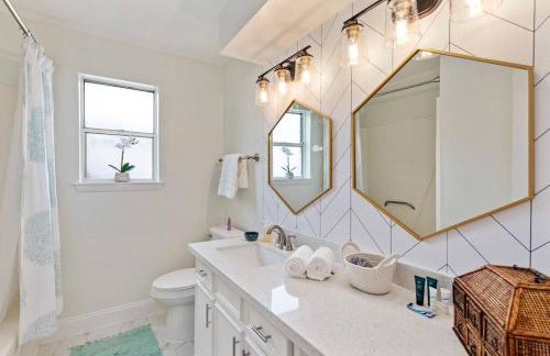 Super Cozy Entire House Near Downtown - Book Now !! - Foto 28