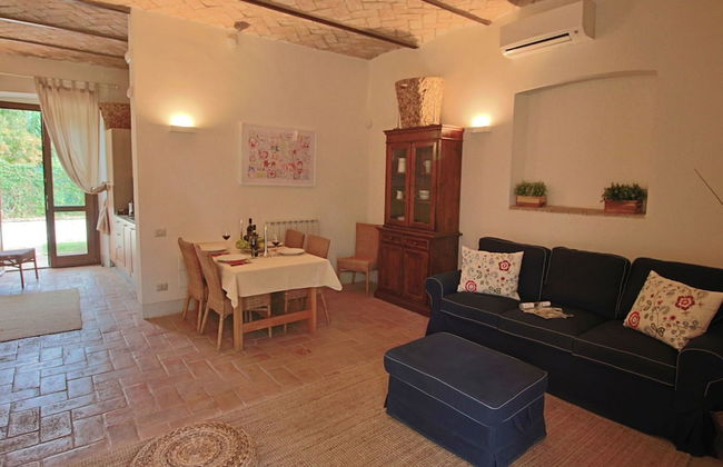 Modern Holiday Home in Foligno - Loc. With Pool - Foto 49